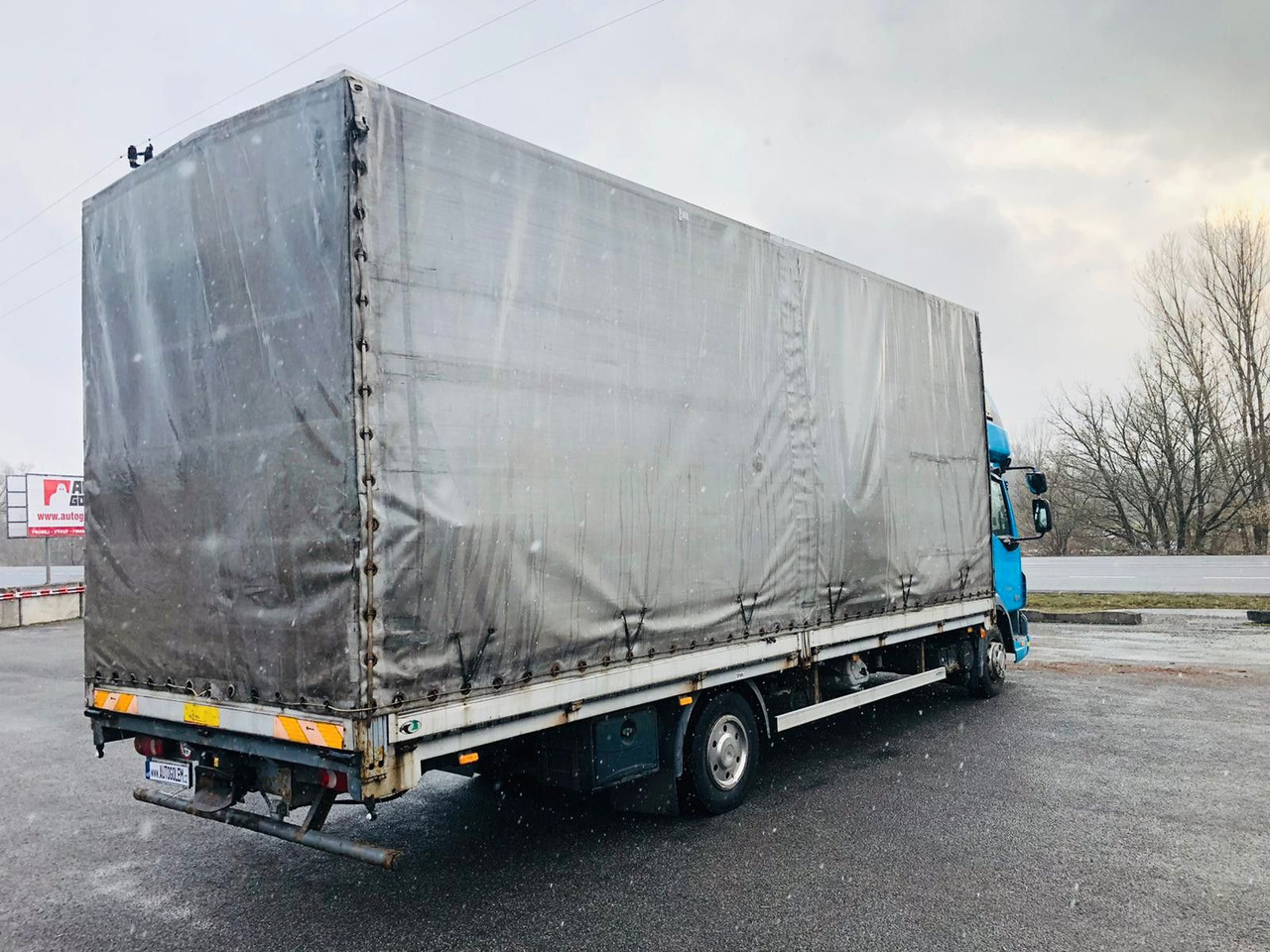 DAF LA LF45.220 G12 - Тентованный грузовик: фото 3 DAF LA LF45.220 G12 - Тентованный грузовик: фото 3