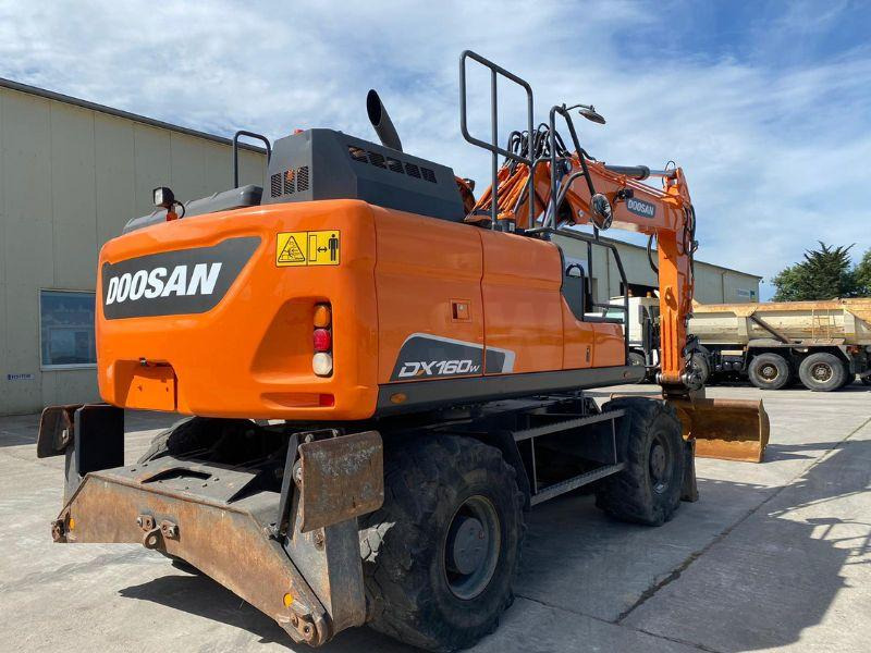 Doosan DX160W - Колёсный экскаватор: фото 3 Doosan DX160W - Колёсный экскаватор: фото 3