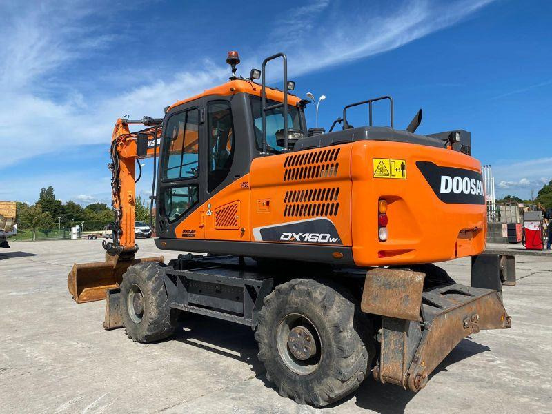 Doosan DX160W - Колёсный экскаватор: фото 2 Doosan DX160W - Колёсный экскаватор: фото 2