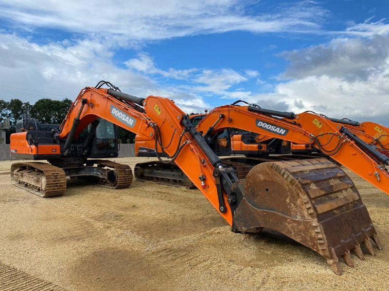 Doosan DX300LC - Гусеничный экскаватор: фото 1 Doosan DX300LC - Гусеничный экскаватор: фото 1