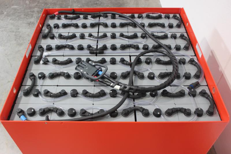 GRUMA 80 Volt 6 PzS 870 Ah - Аккумулятор: фото 3 GRUMA 80 Volt 6 PzS 870 Ah - Аккумулятор: фото 3
