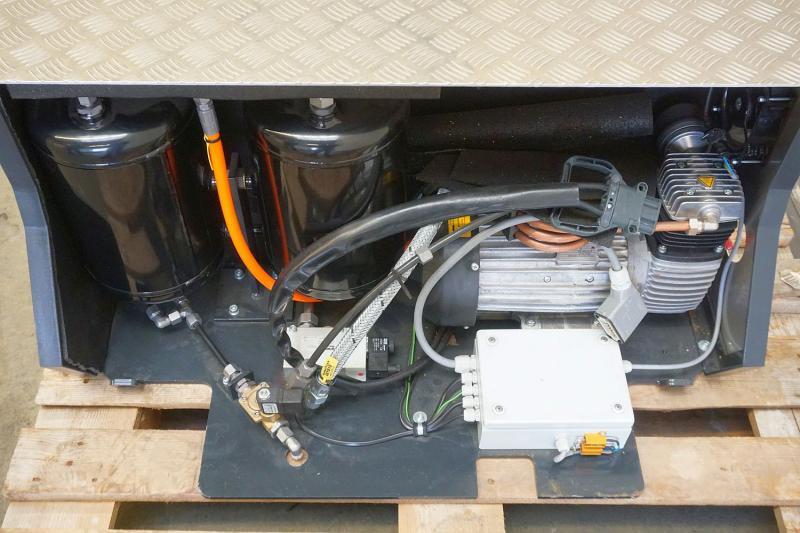LINDE Kompressor für Druckluftbremsanlage Linde P 80 - Пневмокомпрессор для Складских тягачей: фото 2 LINDE Kompressor für Druckluftbremsanlage Linde P 80 - Пневмокомпрессор для Складских тягачей: фото 2