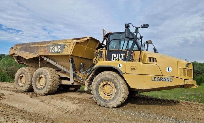 CAT 730C2 - Бульдозер: фото 1 CAT 730C2 - Бульдозер: фото 1