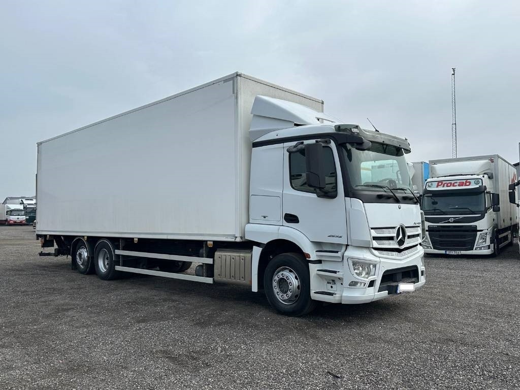 Mercedes-Benz ACTROS 2532 serie 3690 - Грузовик с закрытым кузовом: фото 4 Mercedes-Benz ACTROS 2532 serie 3690 - Грузовик с закрытым кузовом: фото 4