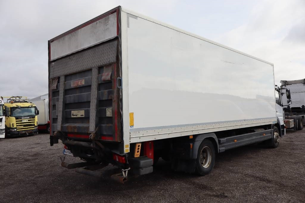 Mercedes-Benz ATEGO 1524 Serie 7240 - Грузовик с закрытым кузовом: фото 4 Mercedes-Benz ATEGO 1524 Serie 7240 - Грузовик с закрытым кузовом: фото 4