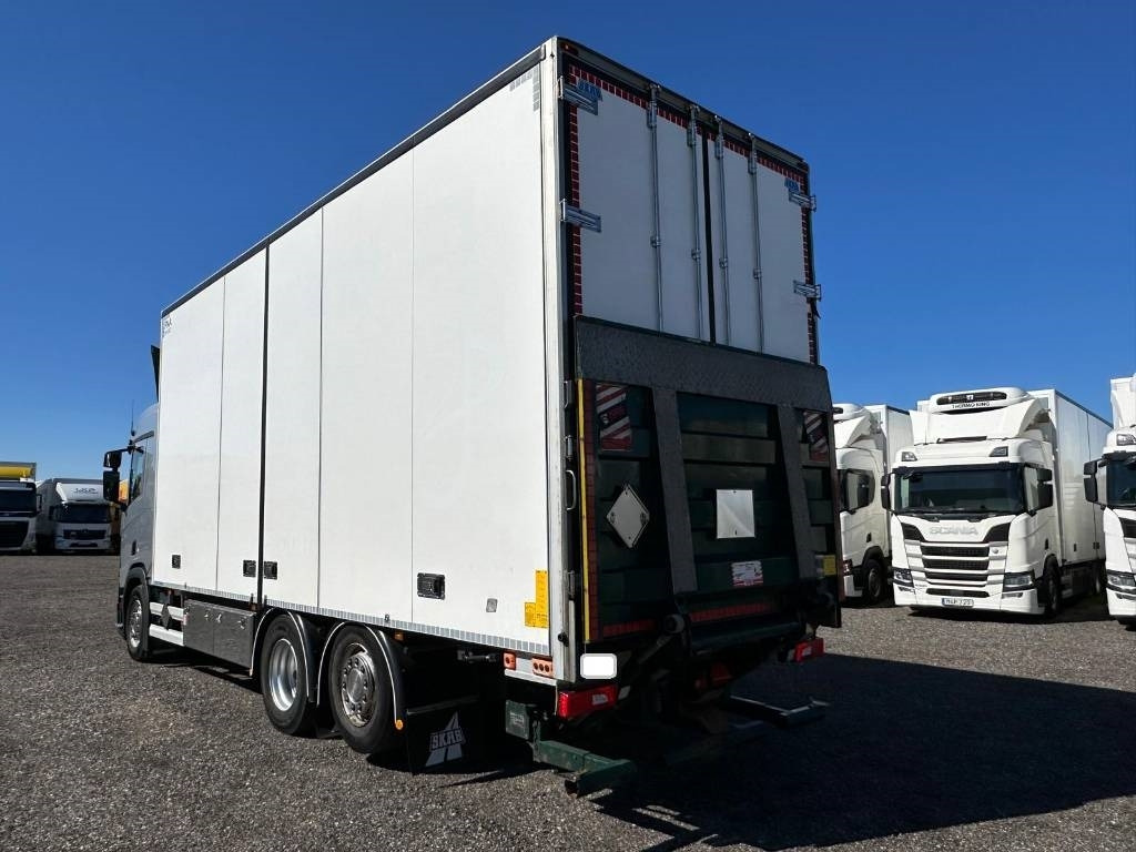 Scania R500B6X2*4NB serie 0633 - Рефрижератор: фото 4 Scania R500B6X2*4NB serie 0633 - Рефрижератор: фото 4