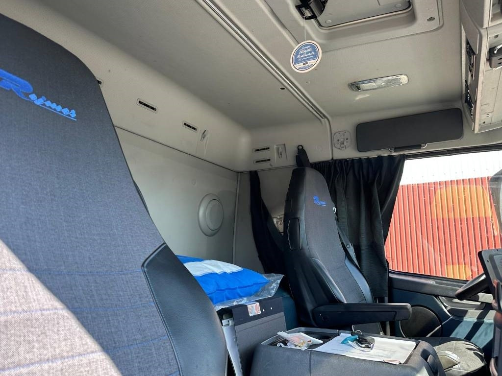 Volvo FM 4*2 Serie 5955 - Грузовик с закрытым кузовом: фото 4 Volvo FM 4*2 Serie 5955 - Грузовик с закрытым кузовом: фото 4