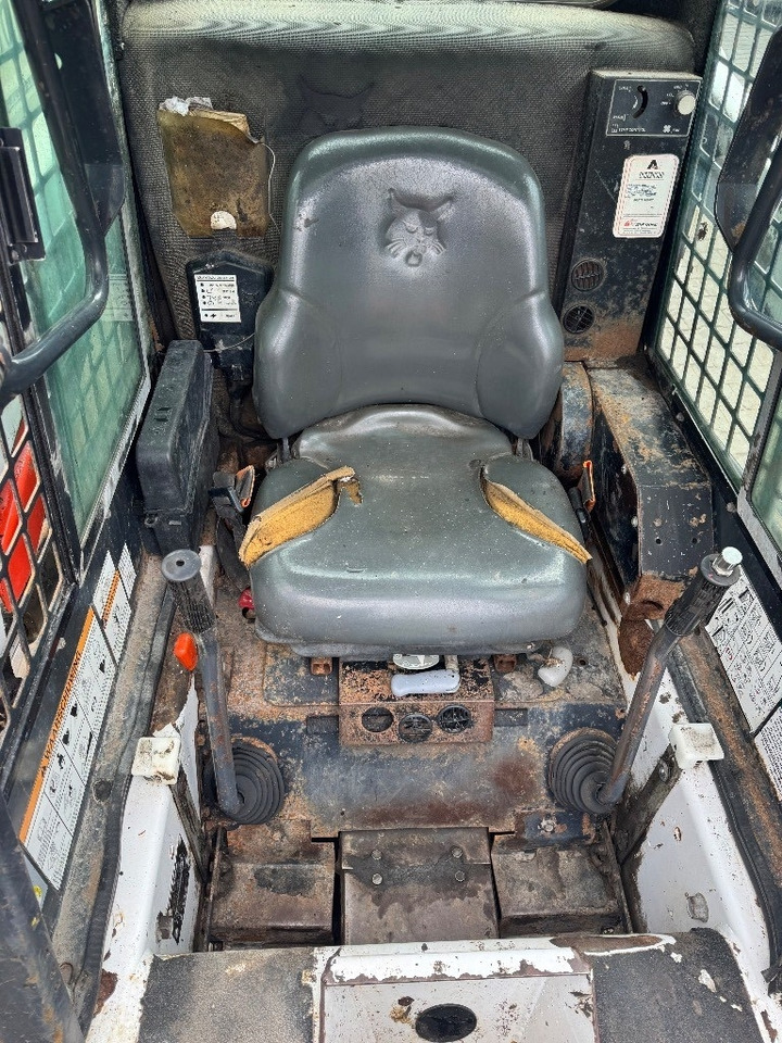 Bobcat 553 - Мини-погрузчик с бортовым поворотом: фото 5 Bobcat 553 - Мини-погрузчик с бортовым поворотом: фото 5