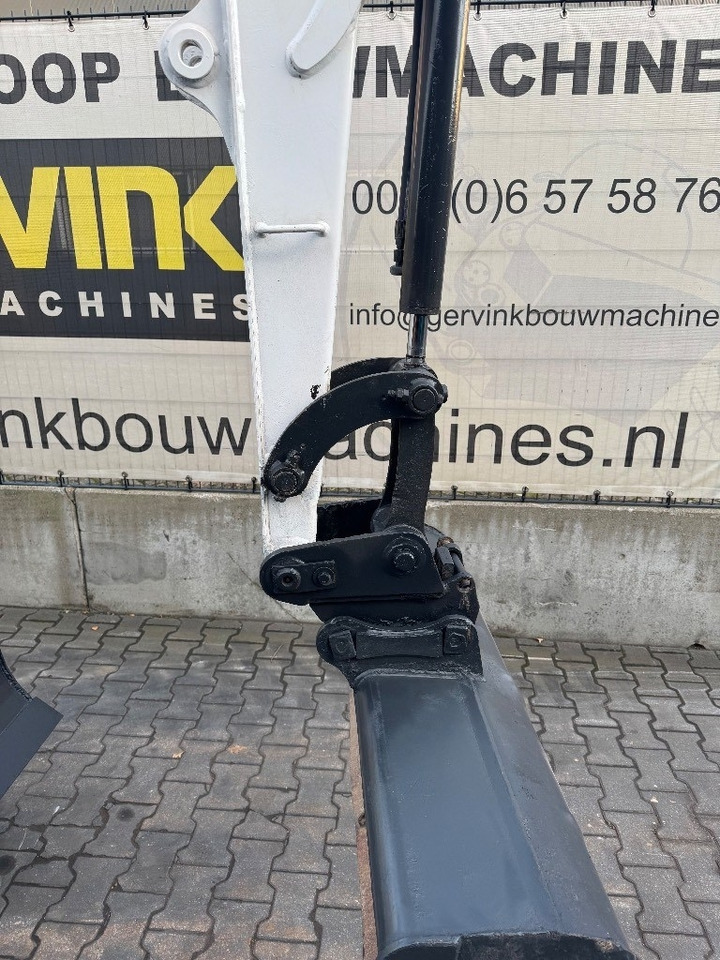 Bobcat E25 - Мини-экскаватор: фото 4 Bobcat E25 - Мини-экскаватор: фото 4