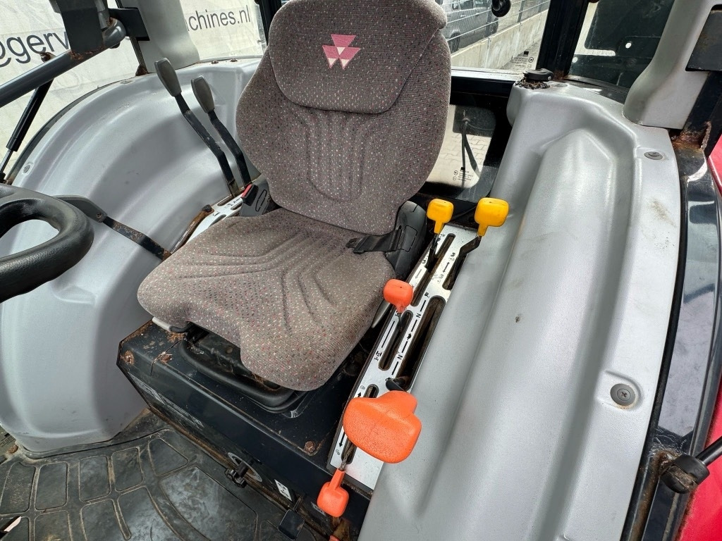 Трактор Massey Ferguson 1547: фото 13