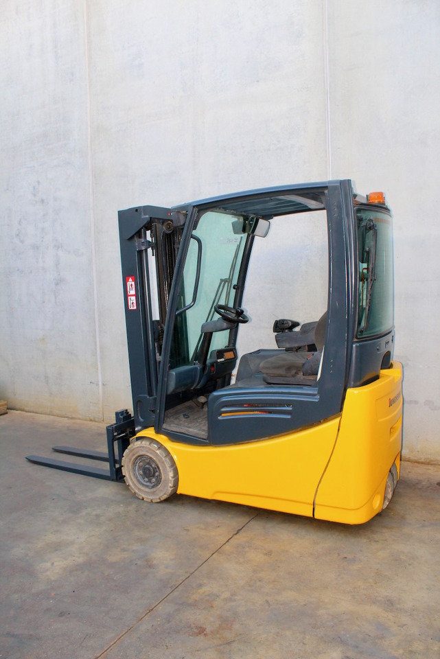 Jungheinrich EFG 216k 450 DZ - Электропогрузчик: фото 4 Jungheinrich EFG 216k 450 DZ - Электропогрузчик: фото 4