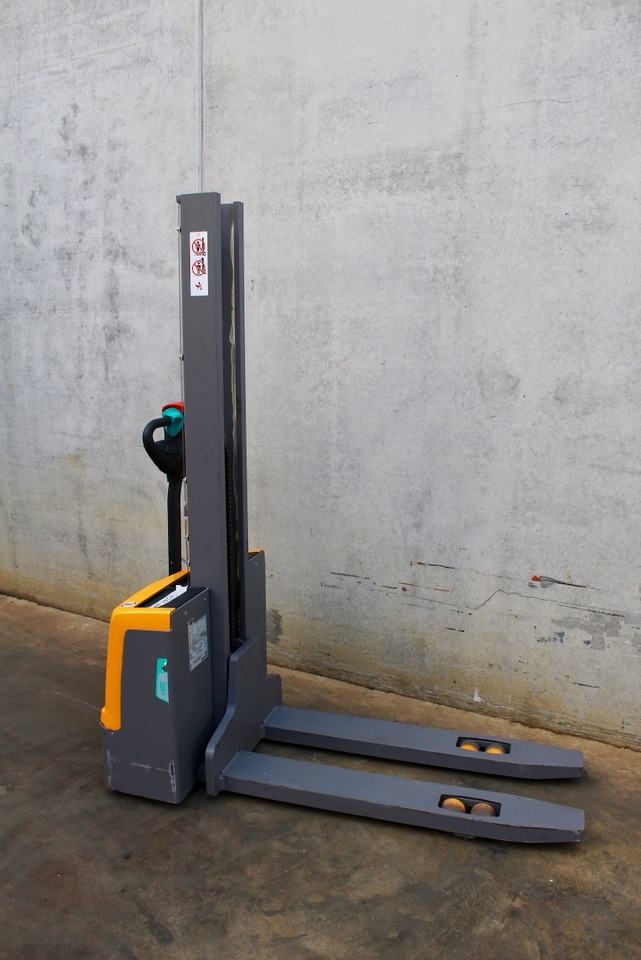 Jungheinrich EJC M10 154 E LI-ION - Штабелер: фото 4 Jungheinrich EJC M10 154 E LI-ION - Штабелер: фото 4