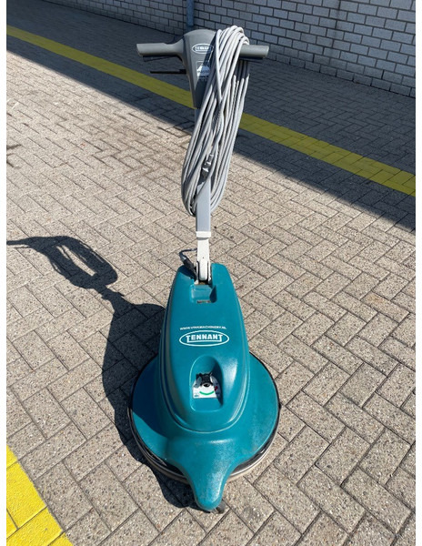 TENNANT 2370 - Подметально-уборочная машина: фото 4 TENNANT 2370 - Подметально-уборочная машина: фото 4