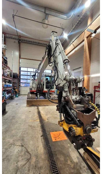 Takeuchi TB 2150 R - Гусеничный экскаватор: фото 5 Takeuchi TB 2150 R - Гусеничный экскаватор: фото 5