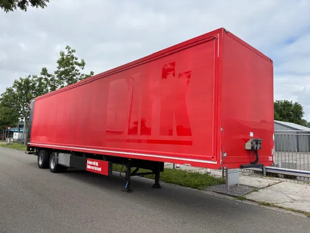 Vogelzang Closed box steering axle 2.5 ton taillift set batteries - Полуприцеп-фургон: фото 3 Vogelzang Closed box steering axle 2.5 ton taillift set batteries - Полуприцеп-фургон: фото 3