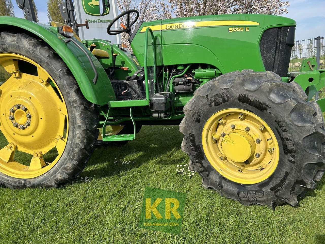 5055E John Deere - Трактор: фото 3 5055E John Deere - Трактор: фото 3
