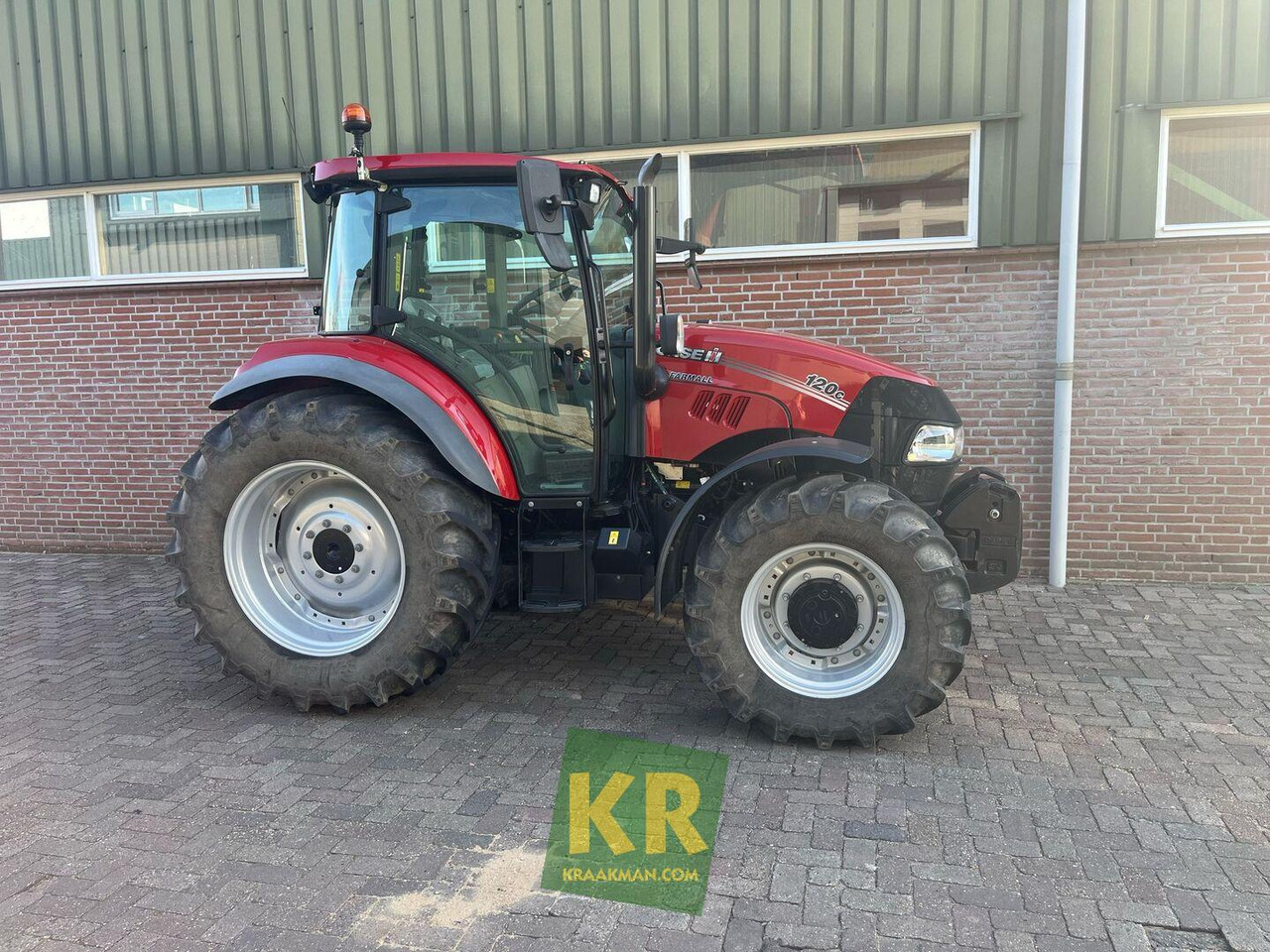 Farmall 120C Case IH International - Трактор: фото 1 Farmall 120C Case IH International - Трактор: фото 1