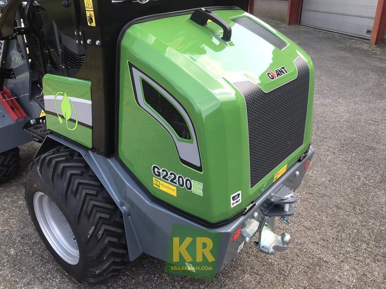 G2200E Giant - Компактный фронтальный погрузчик: фото 5 G2200E Giant - Компактный фронтальный погрузчик: фото 5