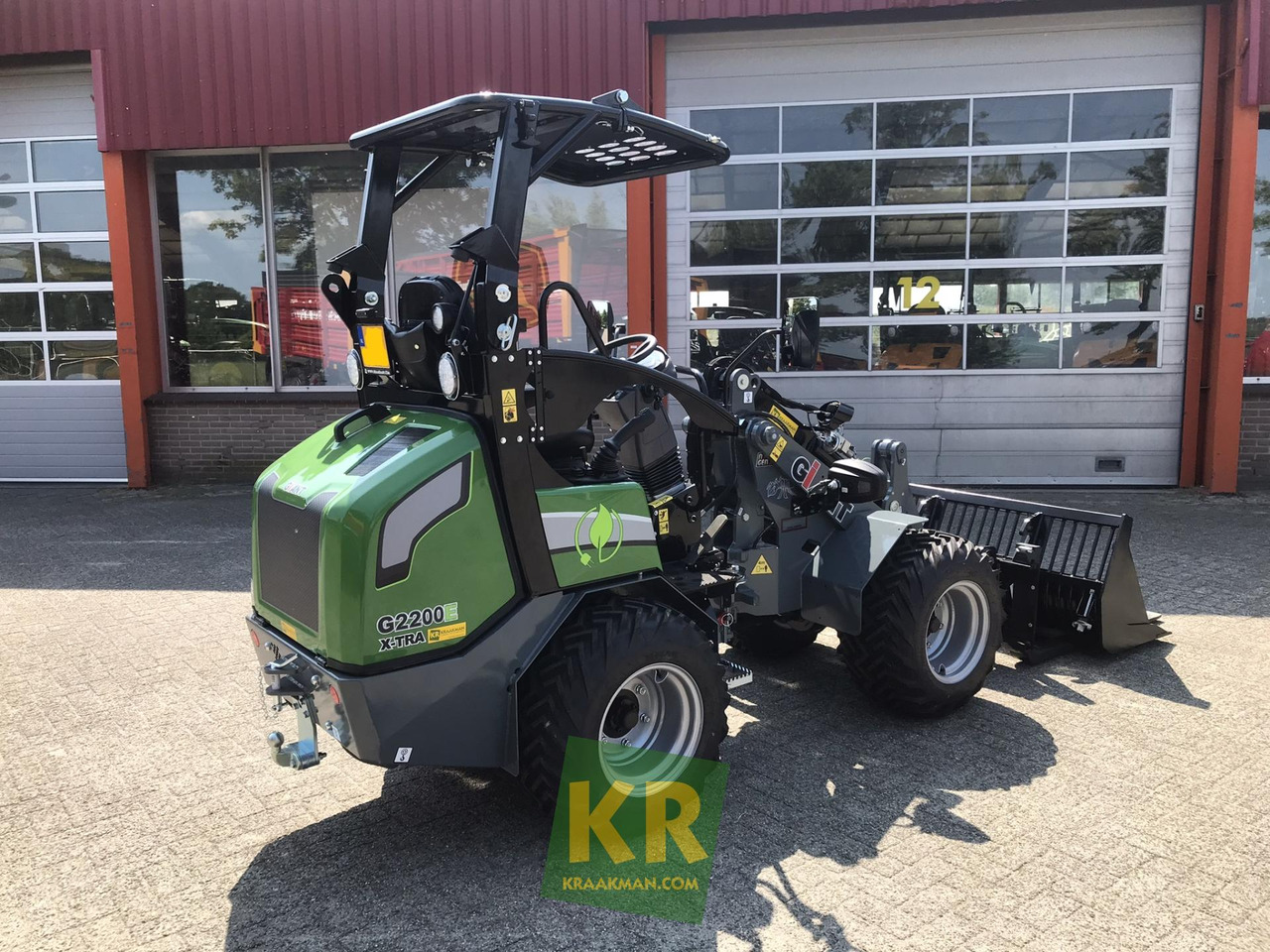 G2200E Giant - Компактный фронтальный погрузчик: фото 3 G2200E Giant - Компактный фронтальный погрузчик: фото 3