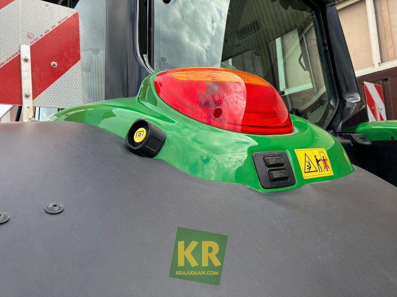 John Deere 6155M - Трактор: фото 3 John Deere 6155M - Трактор: фото 3