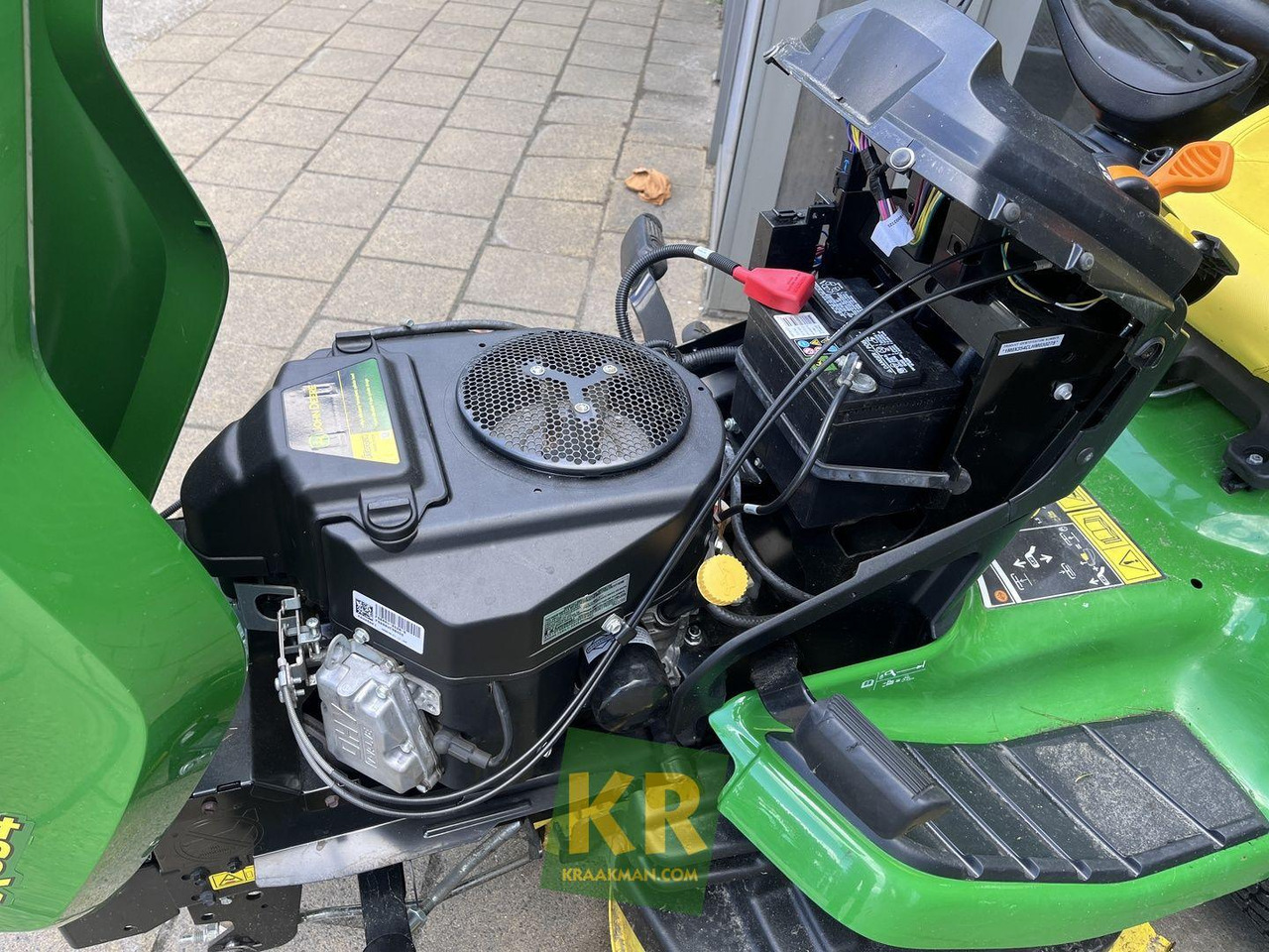 John Deere X354 - Газонокосилка: фото 3 John Deere X354 - Газонокосилка: фото 3