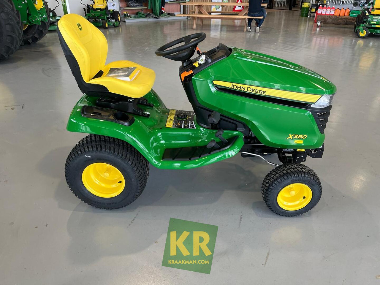 John Deere X380 - Газонокосилка: фото 5 John Deere X380 - Газонокосилка: фото 5
