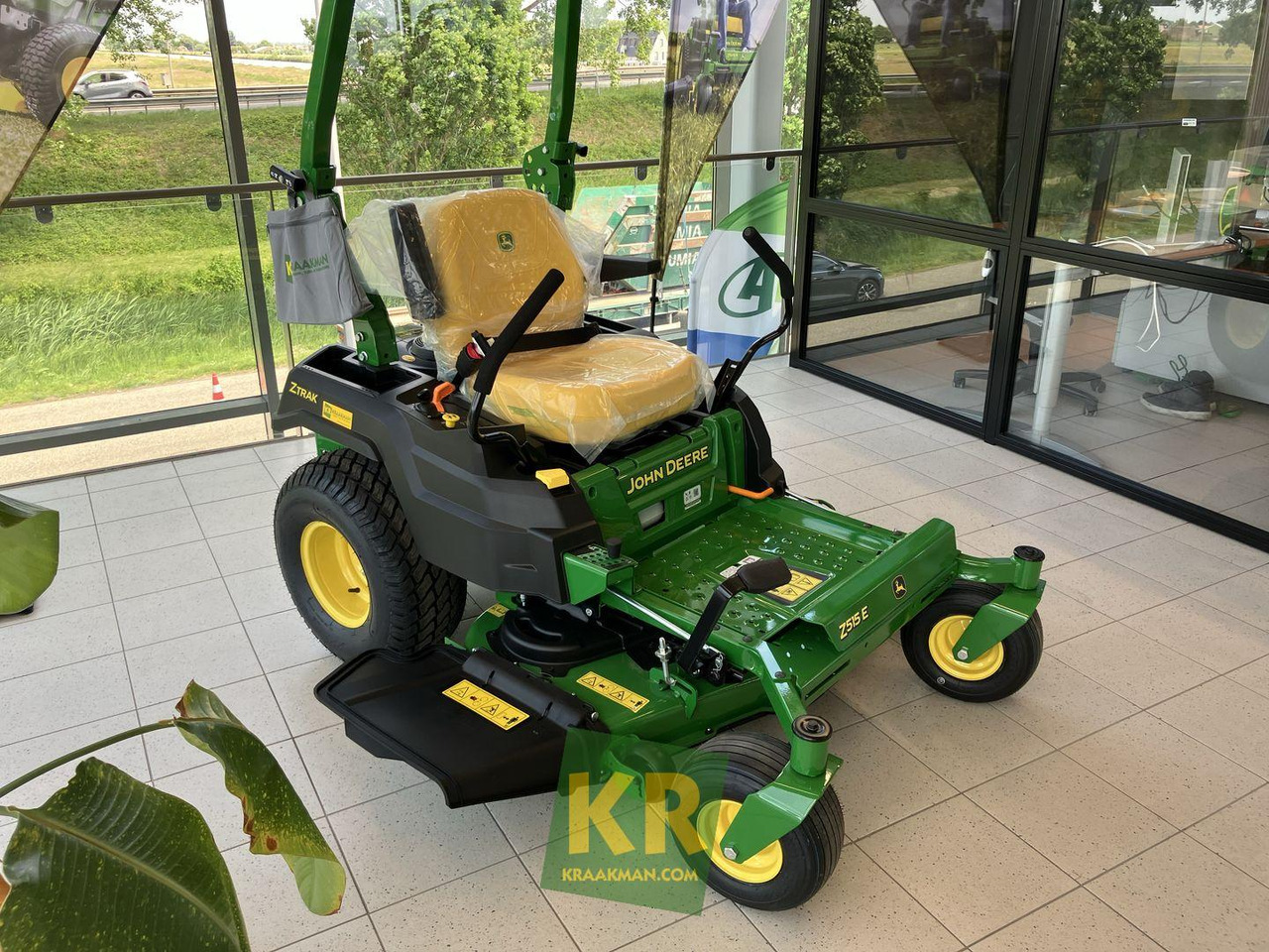 John Deere Z515E ZEROTURN - Газонокосилка: фото 2 John Deere Z515E ZEROTURN - Газонокосилка: фото 2