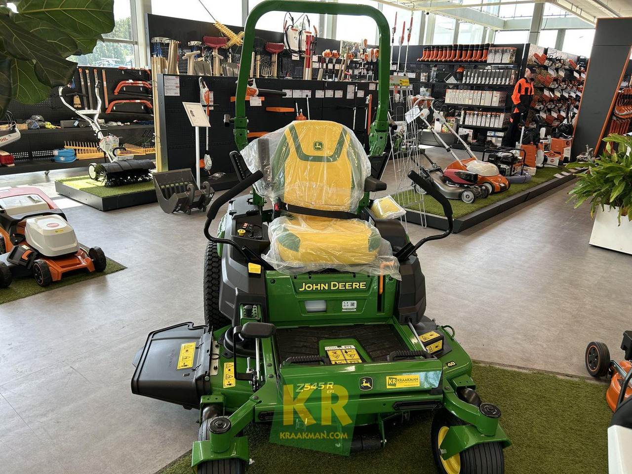 John Deere Z545R - Газонокосилка: фото 2 John Deere Z545R - Газонокосилка: фото 2