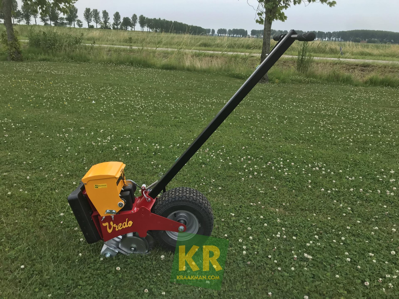 Turf Buddy Vredo - Техника для обработки почвы: фото 1 Turf Buddy Vredo - Техника для обработки почвы: фото 1