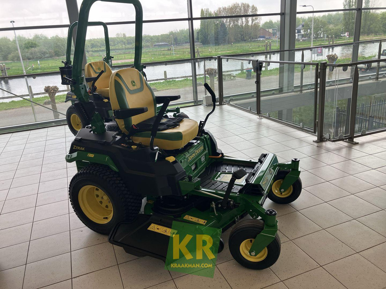 Z545R John Deere - Газонокосилка: фото 1 Z545R John Deere - Газонокосилка: фото 1