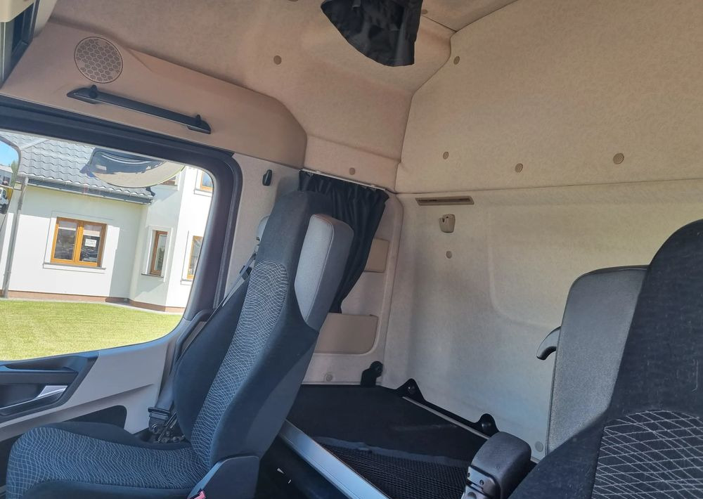 Тентованный грузовик Mercedes-Benz Actros 1836: фото 6