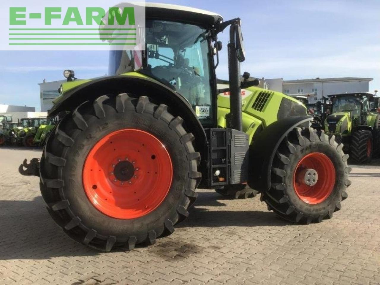 CLAAS axion 870 cmatic CMATIC - Трактор: фото 4 CLAAS axion 870 cmatic CMATIC - Трактор: фото 4