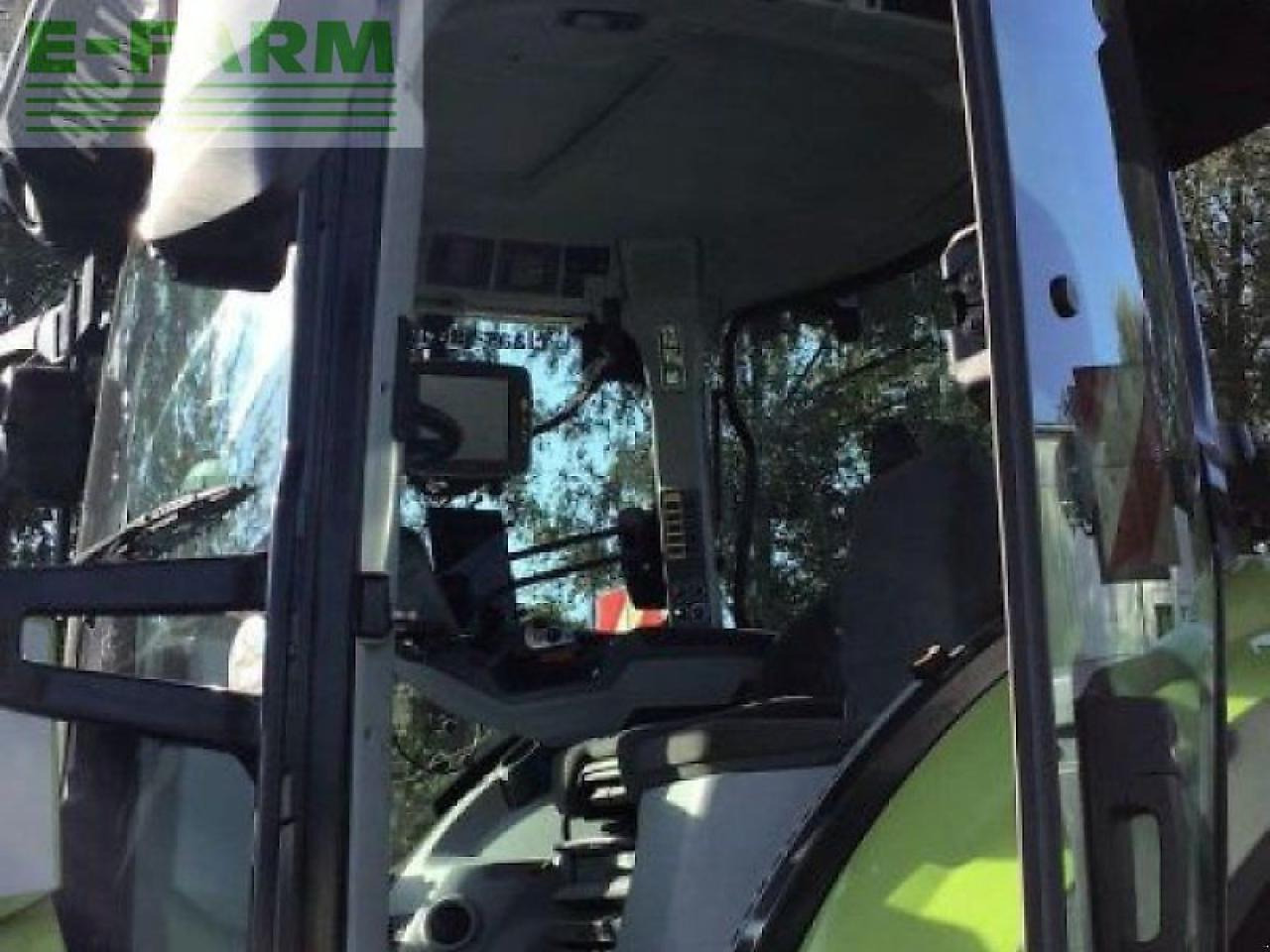CLAAS axion 870 cmatic cebis CMATIC CEBIS - Трактор: фото 4 CLAAS axion 870 cmatic cebis CMATIC CEBIS - Трактор: фото 4