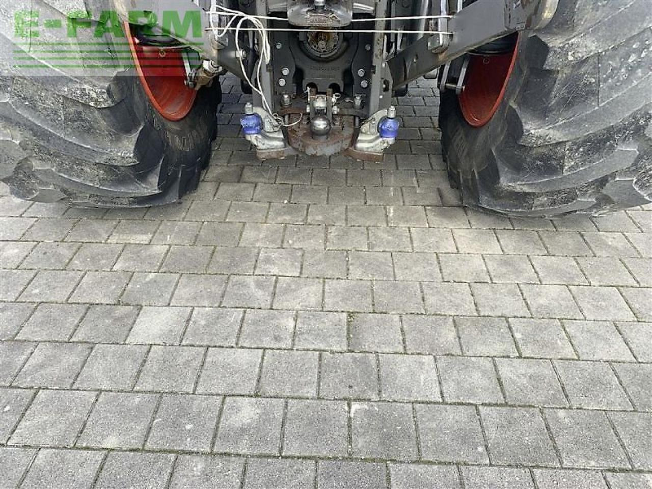 CLAAS axion 870 cmatic cebis CMATIC CEBIS - Трактор: фото 5 CLAAS axion 870 cmatic cebis CMATIC CEBIS - Трактор: фото 5