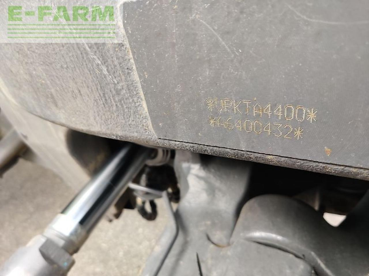 CLAAS axion 930 cmatic cebis CMATIC CEBIS - Трактор: фото 4 CLAAS axion 930 cmatic cebis CMATIC CEBIS - Трактор: фото 4