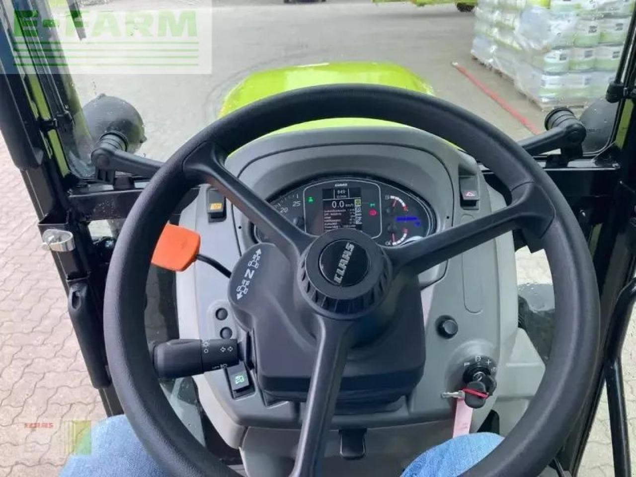 Трактор CLAAS nexos 240 s advanced: фото 15 Трактор CLAAS nexos 240 s advanced: фото 15