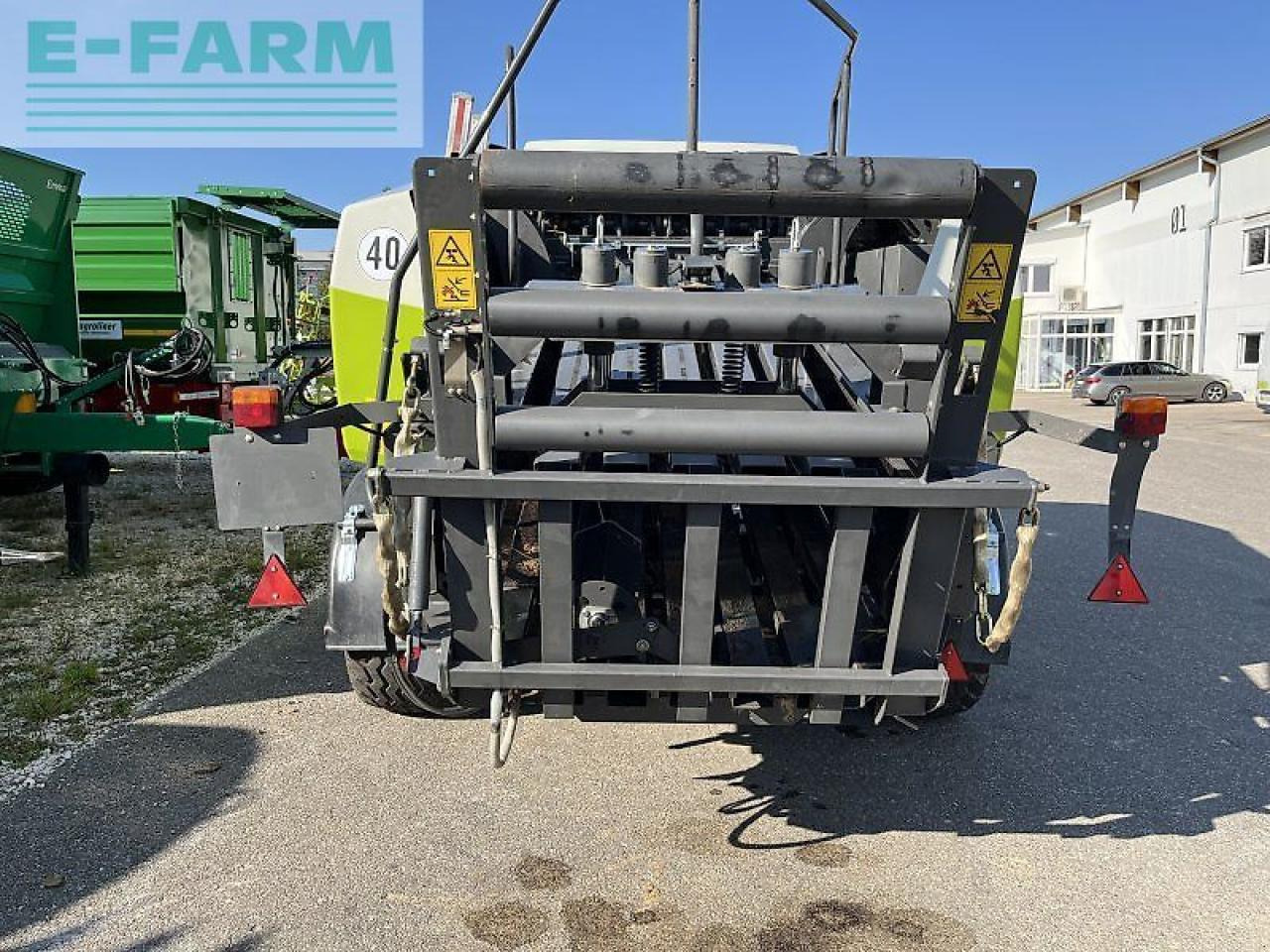 CLAAS quadrant 3200 rc tandem krassort vorabuhäcksler - Пресс-подборщик тюковый: фото 3 CLAAS quadrant 3200 rc tandem krassort vorabuhäcksler - Пресс-подборщик тюковый: фото 3