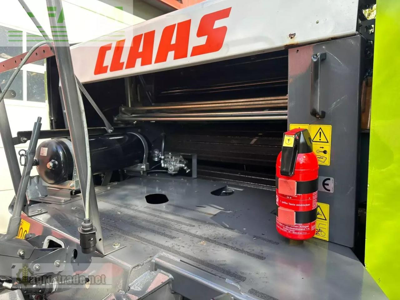 CLAAS rollant 454 rc - Пресс-подборщик тюковый: фото 3 CLAAS rollant 454 rc - Пресс-подборщик тюковый: фото 3