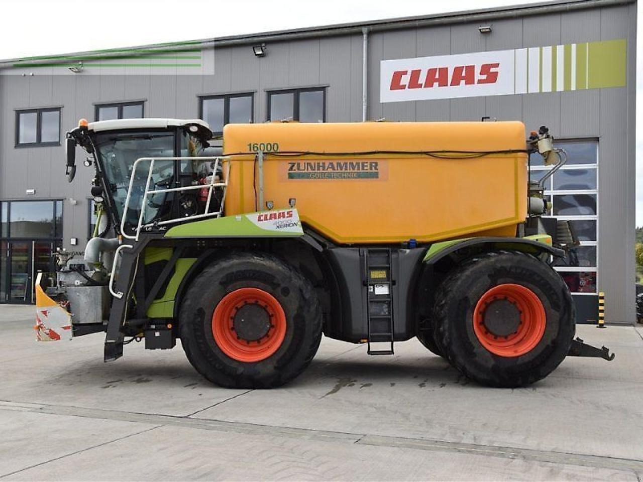 CLAAS xerion 4000 saddle trac SADDLE TRAC - Трактор: фото 4 CLAAS xerion 4000 saddle trac SADDLE TRAC - Трактор: фото 4
