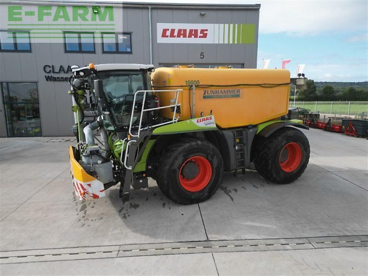 CLAAS xerion 4000 saddle trac SADDLE TRAC - Трактор: фото 2 CLAAS xerion 4000 saddle trac SADDLE TRAC - Трактор: фото 2