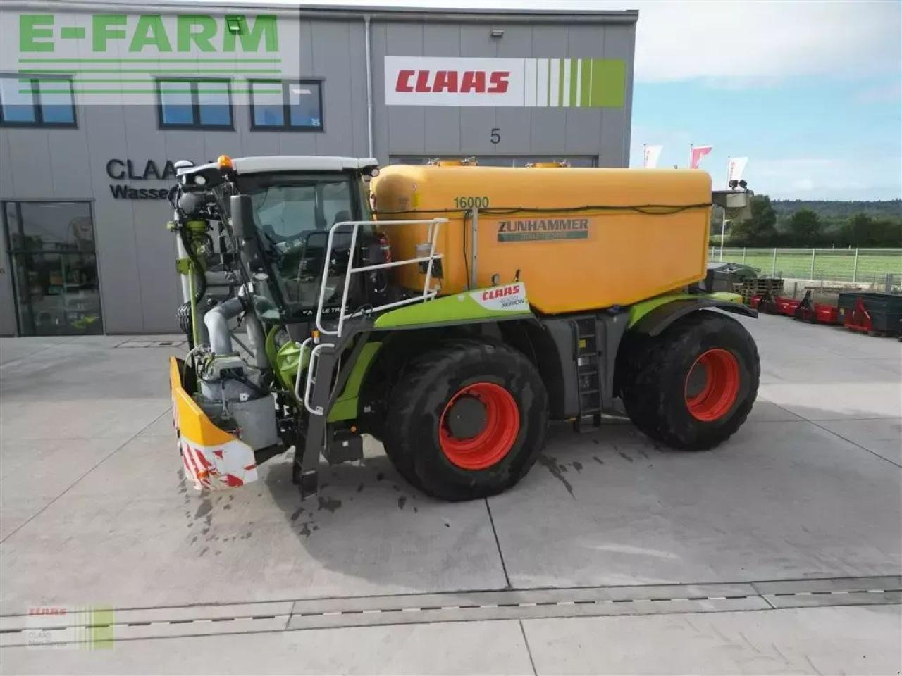 CLAAS xerion 4000 saddle trac SADDLE TRAC - Самоходный опрыскиватель: фото 2 CLAAS xerion 4000 saddle trac SADDLE TRAC - Самоходный опрыскиватель: фото 2