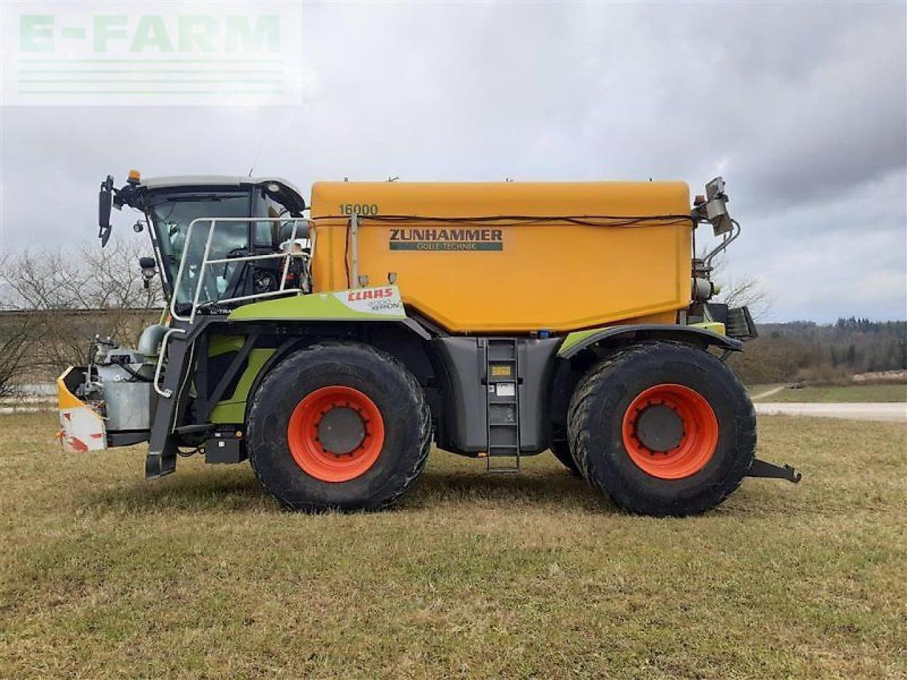 CLAAS xerion 4000 saddle trac SADDLE TRAC - Самоходный опрыскиватель: фото 4 CLAAS xerion 4000 saddle trac SADDLE TRAC - Самоходный опрыскиватель: фото 4