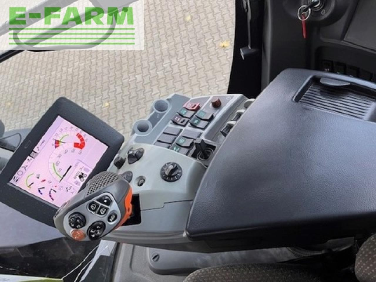 CLAAS xerion 4000 trac vc TRAC VC - Трактор: фото 5 CLAAS xerion 4000 trac vc TRAC VC - Трактор: фото 5