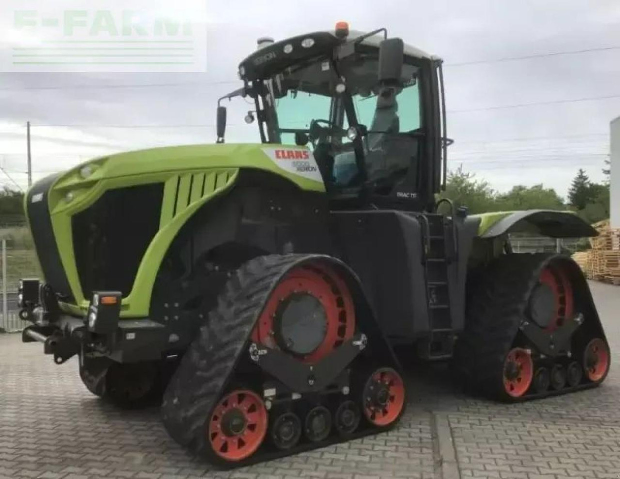 CLAAS xerion 5000 trac ts TRAC TS - Трактор: фото 1 CLAAS xerion 5000 trac ts TRAC TS - Трактор: фото 1