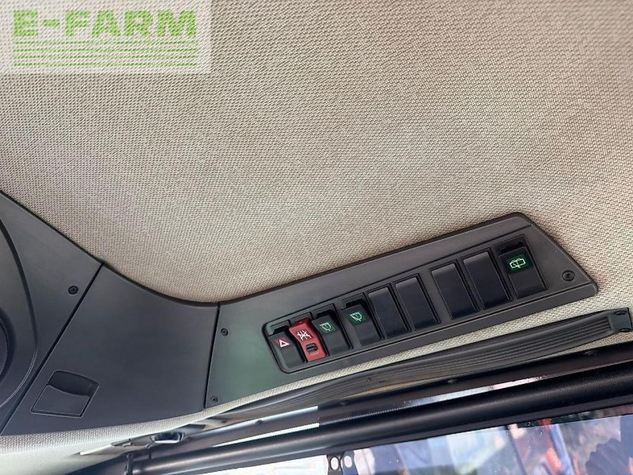 CLAAS xerion 5000 trac vc - Трактор: фото 3 CLAAS xerion 5000 trac vc - Трактор: фото 3