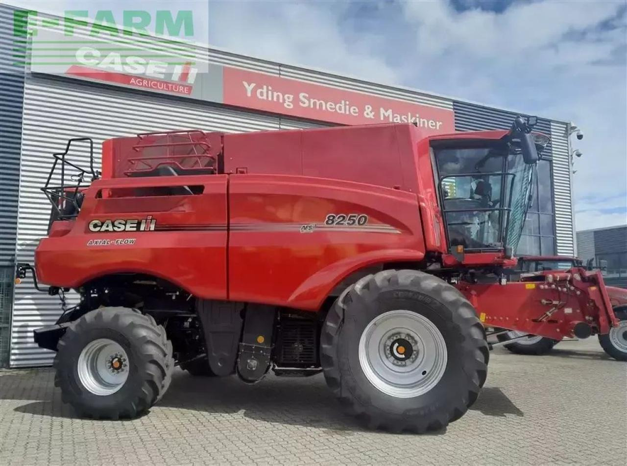 Case-IH 8250 axial-flow 8250 med 35 fod varioskærebord - Зерноуборочный комбайн: фото 2 Case-IH 8250 axial-flow 8250 med 35 fod varioskærebord - Зерноуборочный комбайн: фото 2
