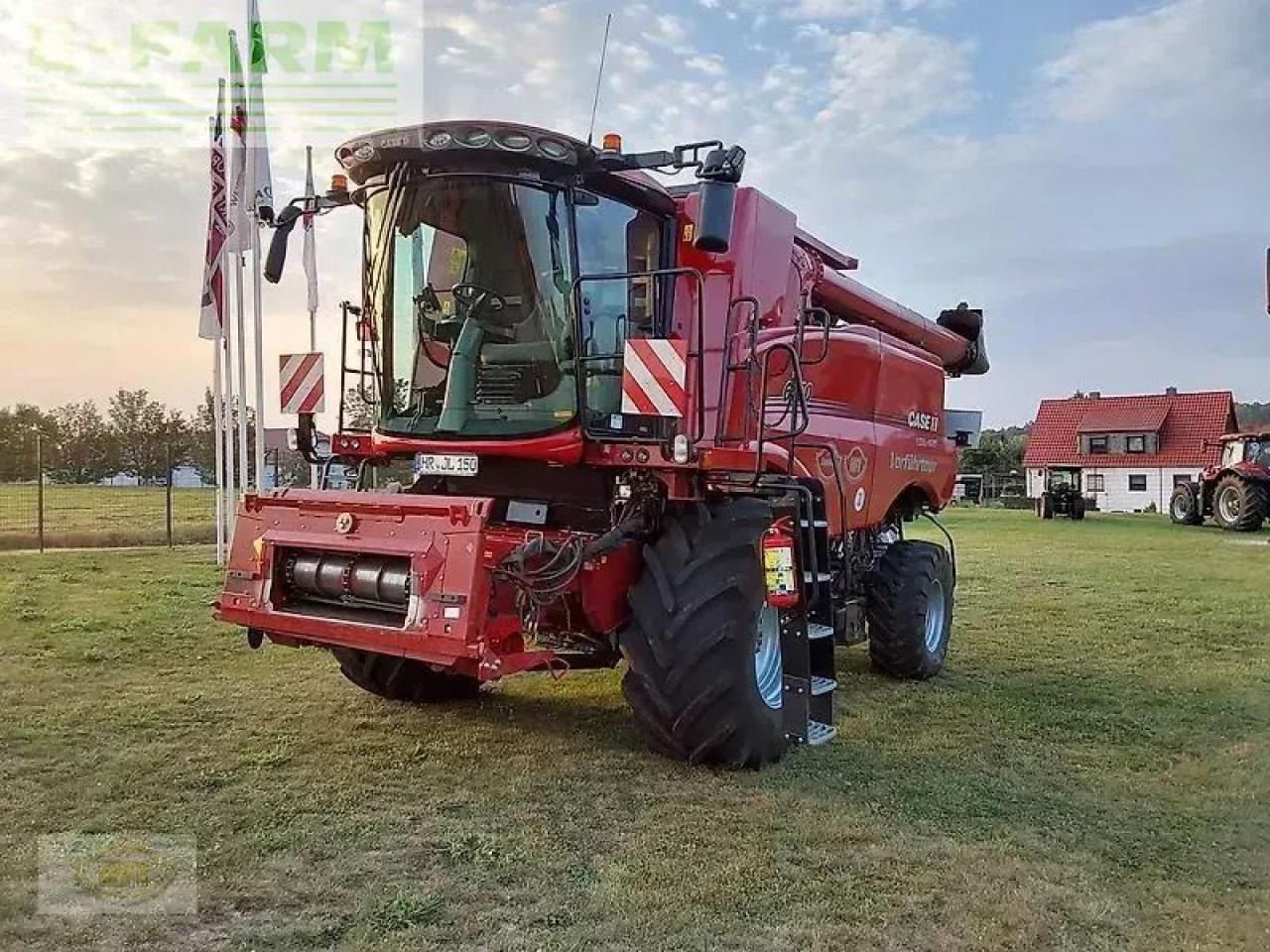 Case-IH axial-flow 6150 inkl. schneidwerk 7,62 m und wagen - Зерноуборочный комбайн: фото 1 Case-IH axial-flow 6150 inkl. schneidwerk 7,62 m und wagen - Зерноуборочный комбайн: фото 1
