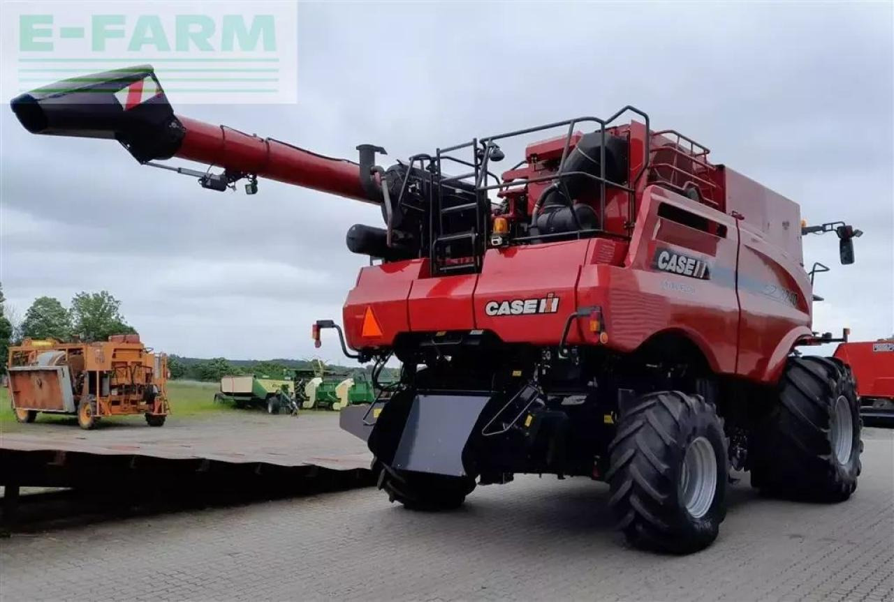 Case-IH axial flow 8240 med 30 fods vario skærebord - Зерноуборочный комбайн: фото 3 Case-IH axial flow 8240 med 30 fods vario skærebord - Зерноуборочный комбайн: фото 3