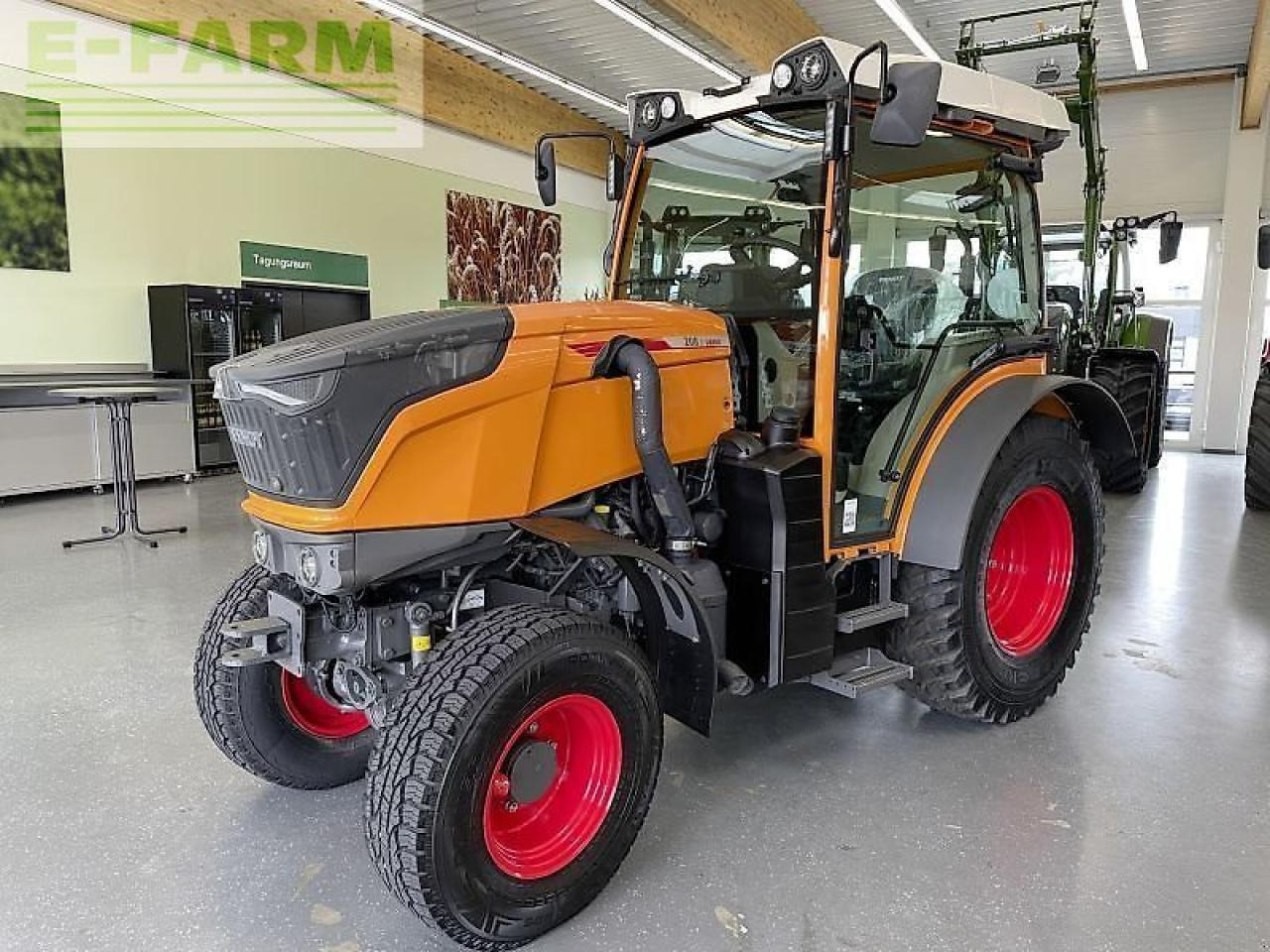 Fendt 208 f vario gen3 F - Трактор: фото 1 Fendt 208 f vario gen3 F - Трактор: фото 1