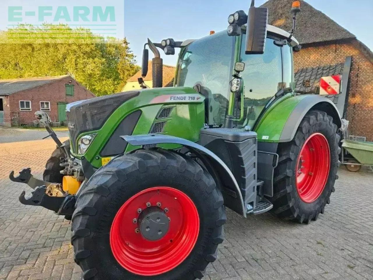 Fendt 718 s4 profi plus 3400h ( 720 722 724 ) - Трактор: фото 1 Fendt 718 s4 profi plus 3400h ( 720 722 724 ) - Трактор: фото 1